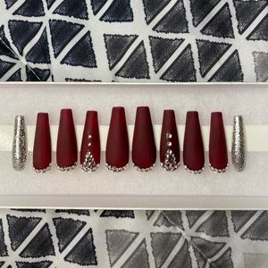 Press on nails